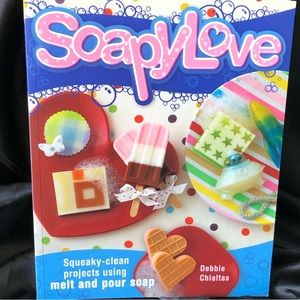 SoapyLove Arts and Crafts Soap Project Book | By: Debbie Chialtas
